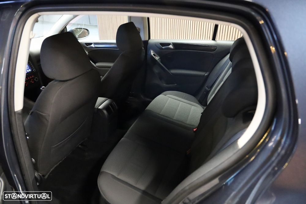 VW Golf 2.0 TDi Confortline - 17