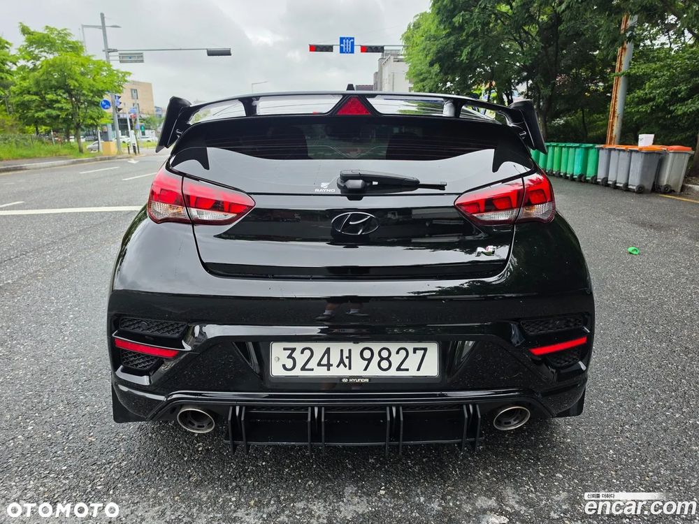 Hyundai Veloster - 5