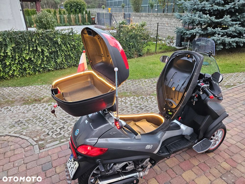 Piaggio MP-3 - 13