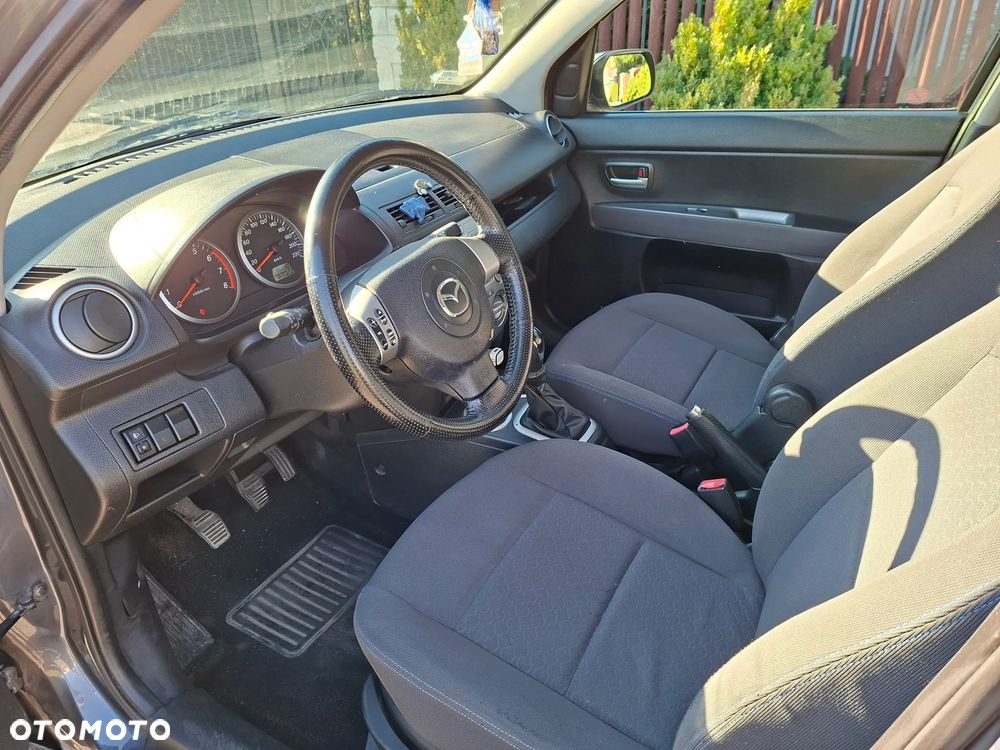 Mazda 2 - 5