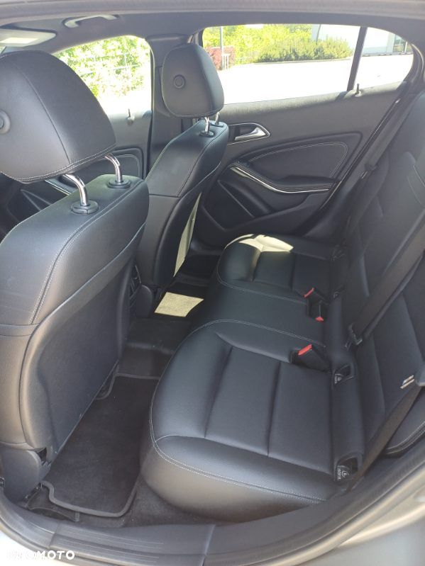 Mercedes-Benz GLA 250 7G-DCT Peak Edition - 29