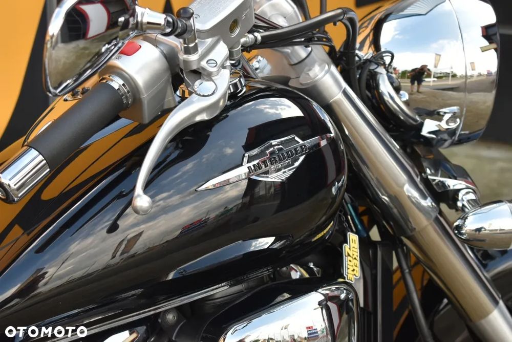 Suzuki Intruder - 37