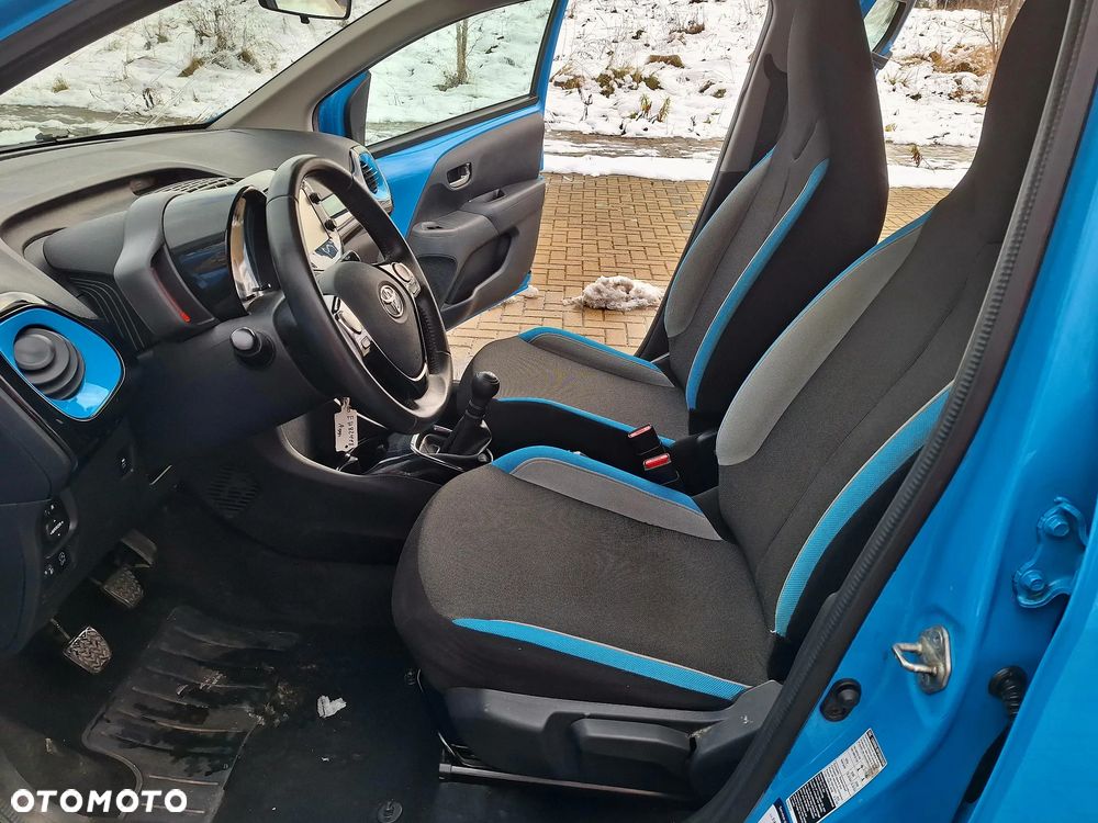 Toyota Aygo x-trend - 13