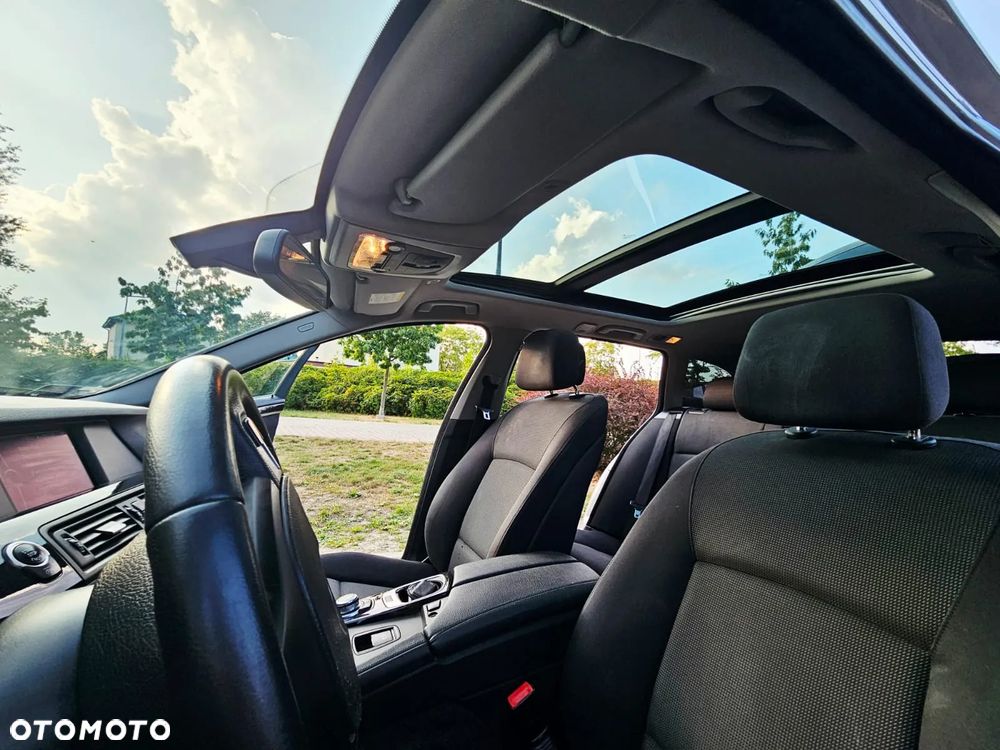 BMW Seria 5 520d - 23