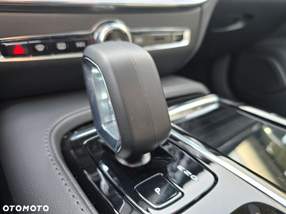 Volvo S60 T8 Recharge AWD Ultimate Dark - 23