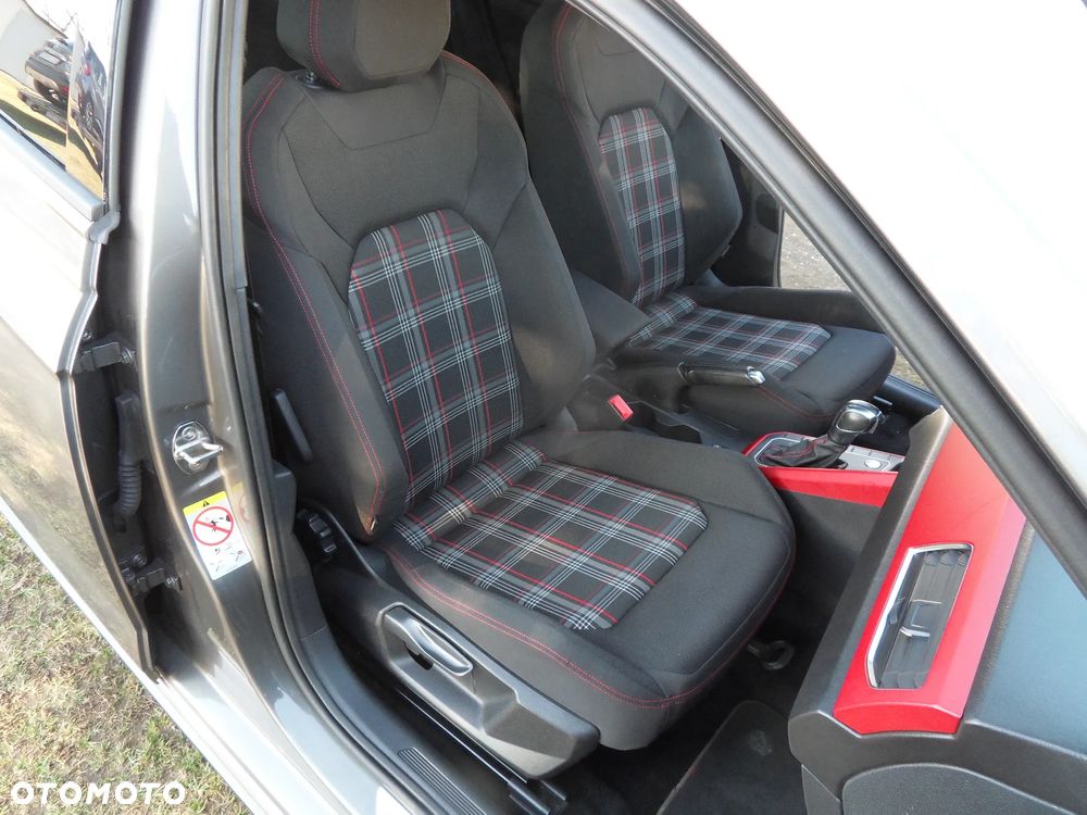 Volkswagen Polo 2.0 TSI OPF DSG GTI - 16