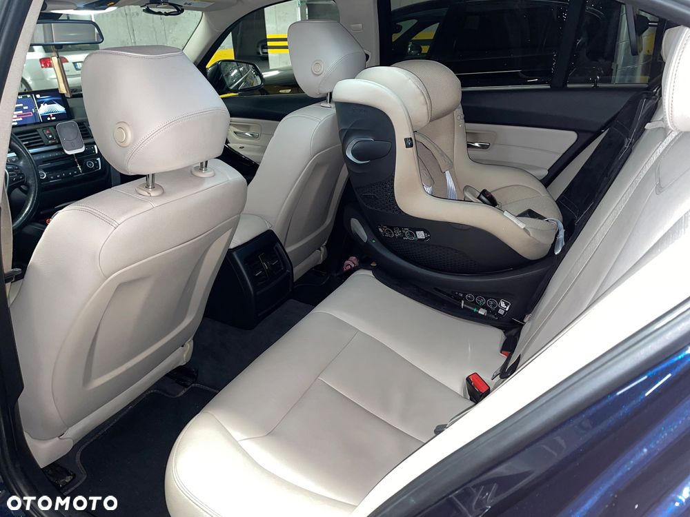 BMW Seria 3 320i xDrive - 6