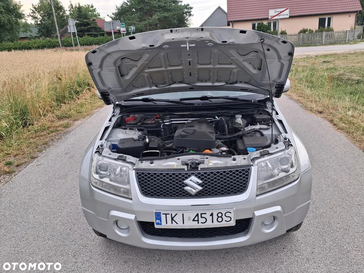 Suzuki Grand Vitara 2.0 Comfort + - 19