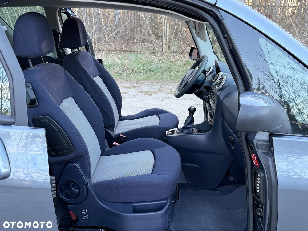 Peugeot 1007 - 7