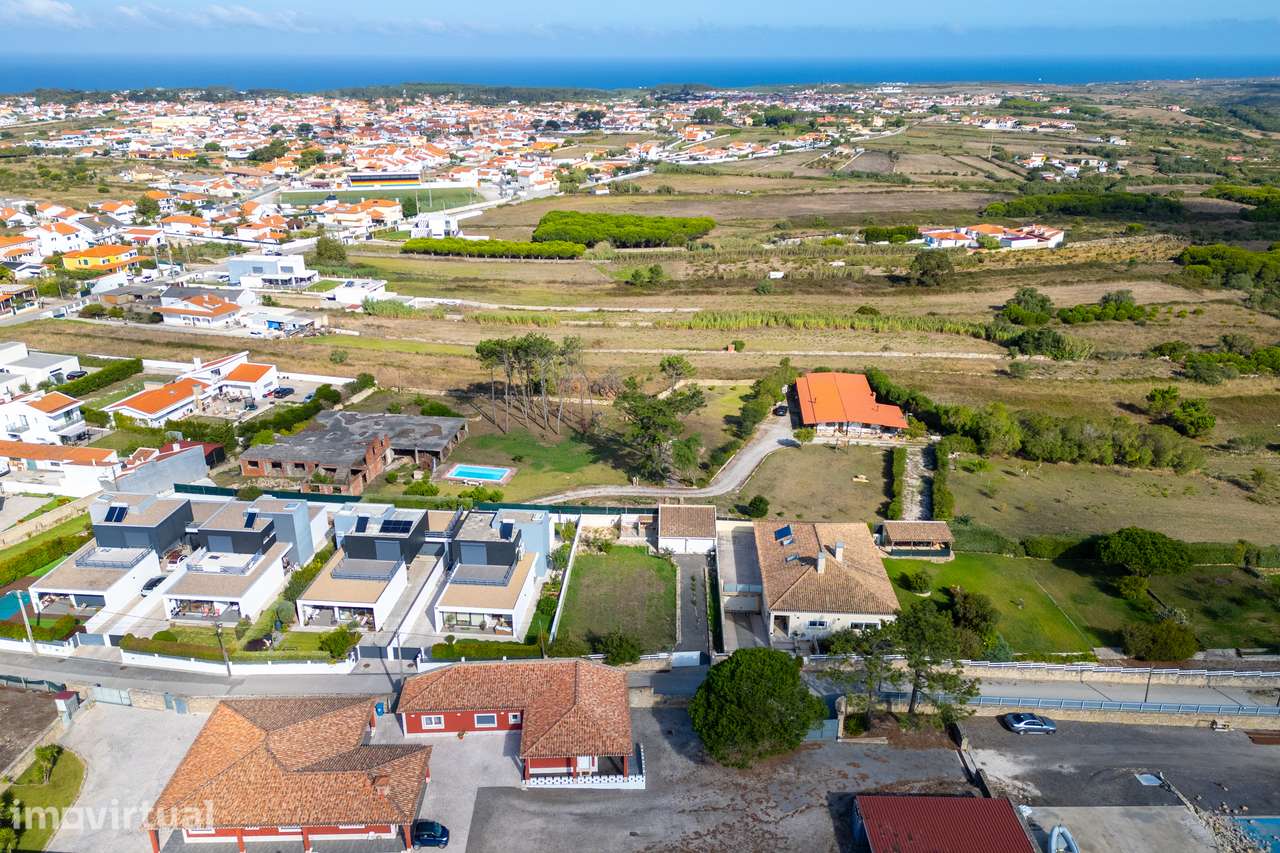 Terreno urbano com armazéns | Potencial para projeto de moradia - Grande imagem: 4/12