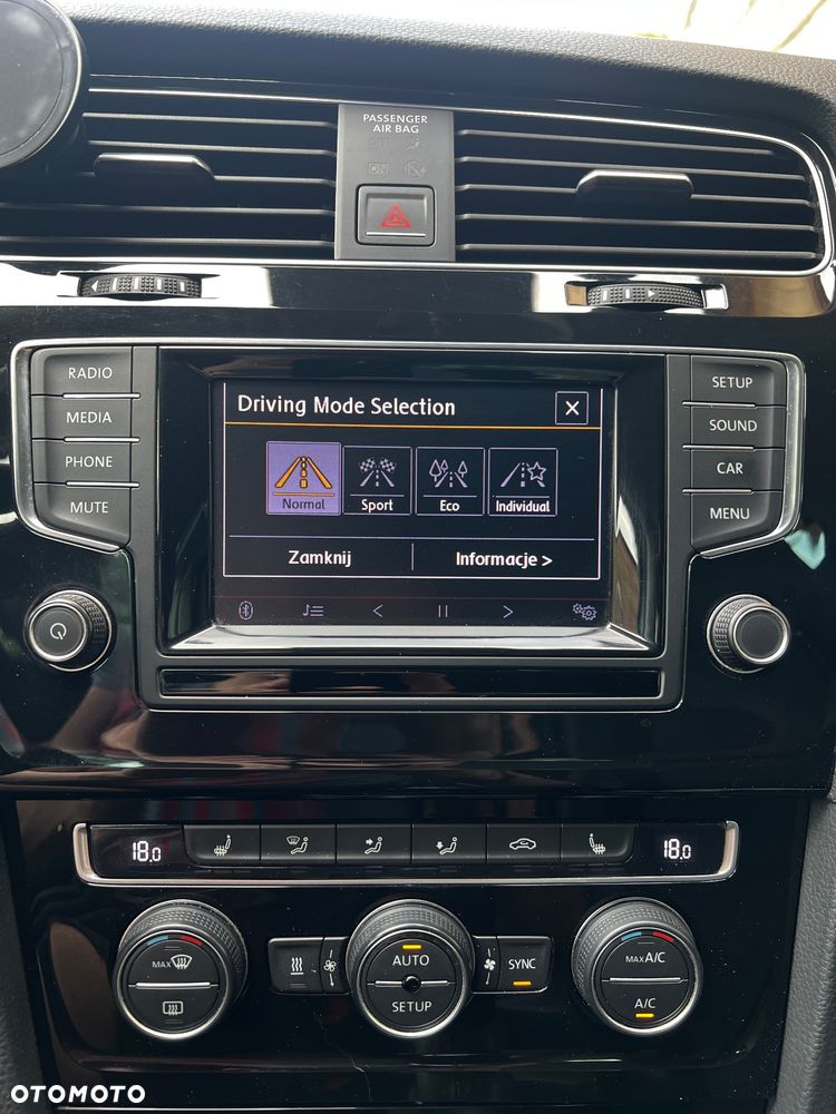 Volkswagen Golf - 26