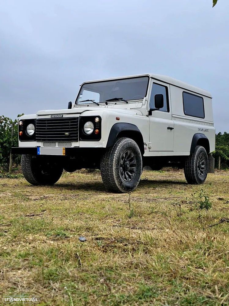 Land Rover Defender - 2