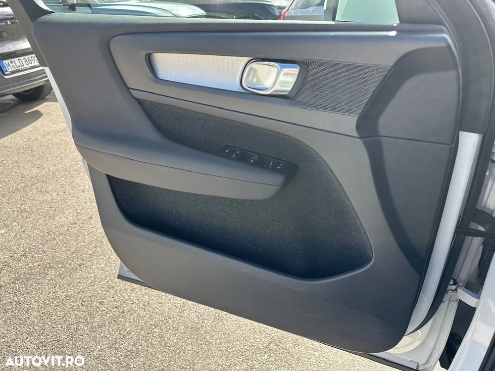 Volvo XC 40 T2 Momentum - 8