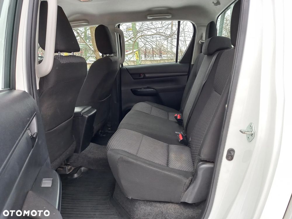 Toyota Hilux 2.4 D-4D Double Cab DLX 4x4 - 9