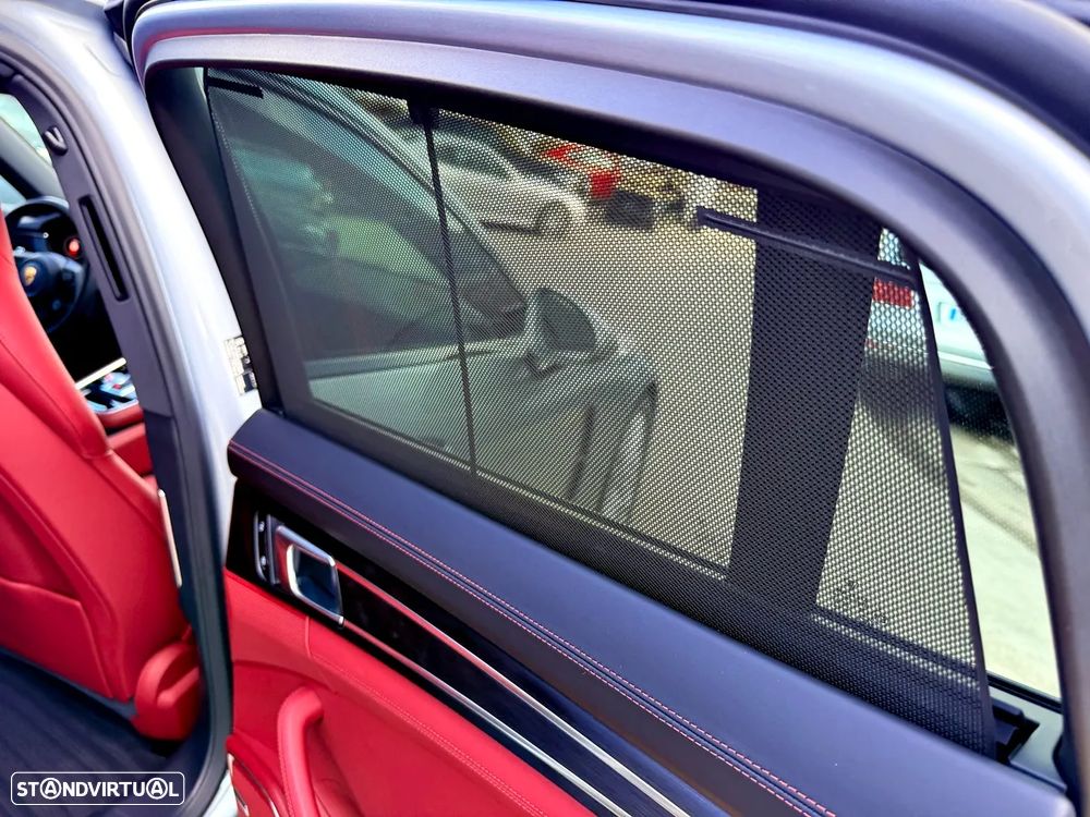 Porsche Panamera 4 E-Hybrid Platinum Edition - 33