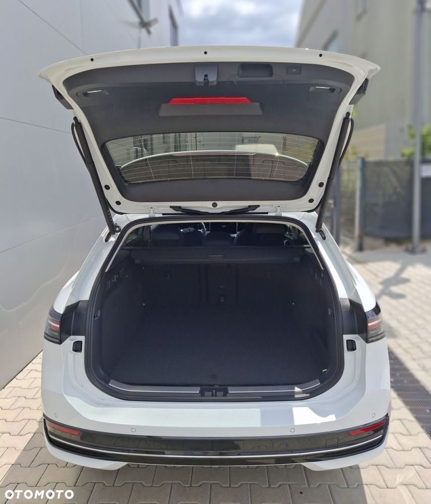 Volkswagen Passat - 8