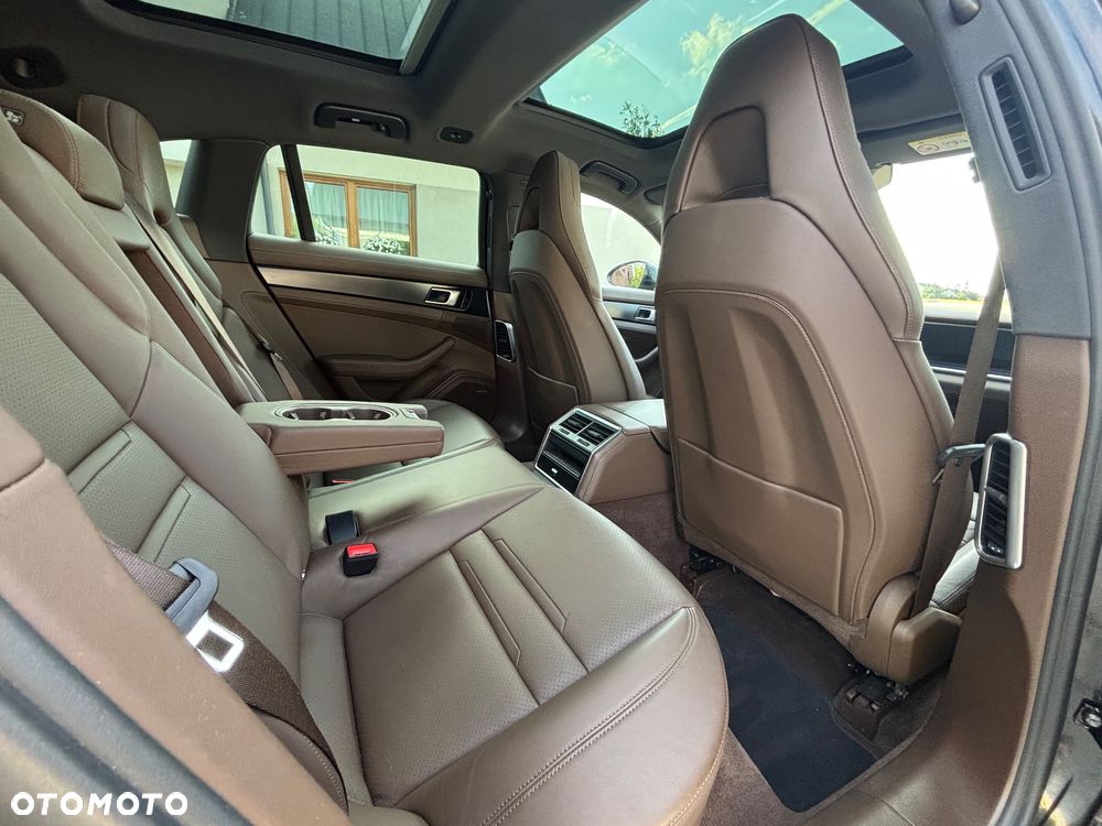 Porsche Panamera 4 Sport Turismo - 27