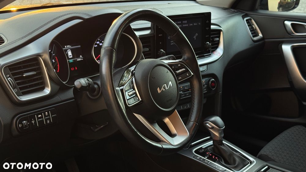 Kia Ceed - 12