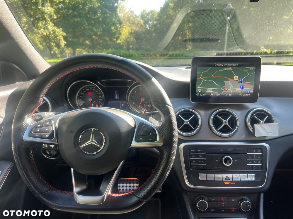 Mercedes-Benz CLA 180 7G-DCT AMG Line - 11