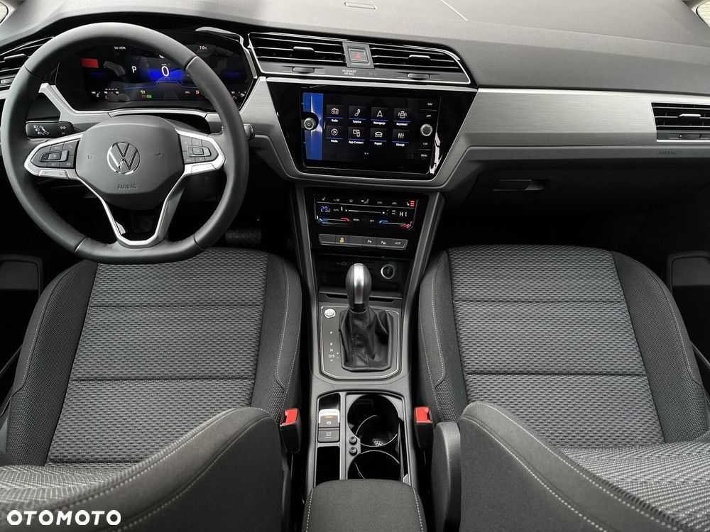 Volkswagen Touran - 23