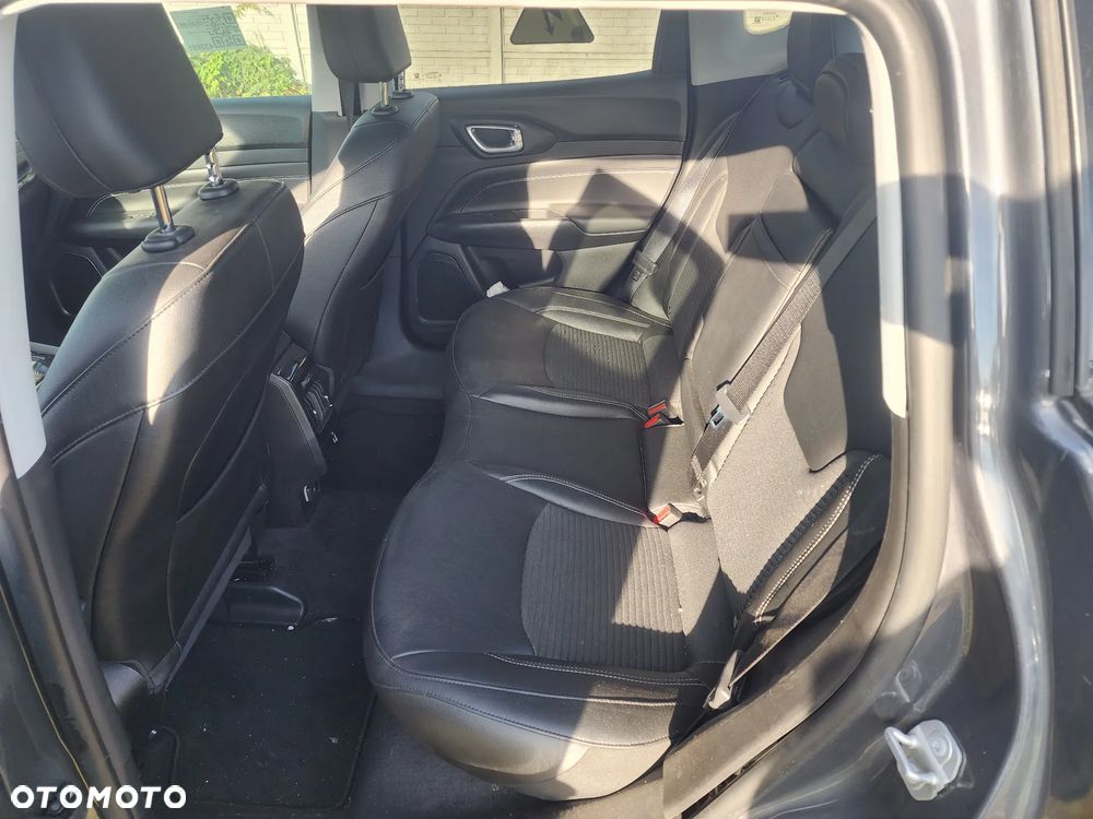 Jeep Compass - 21