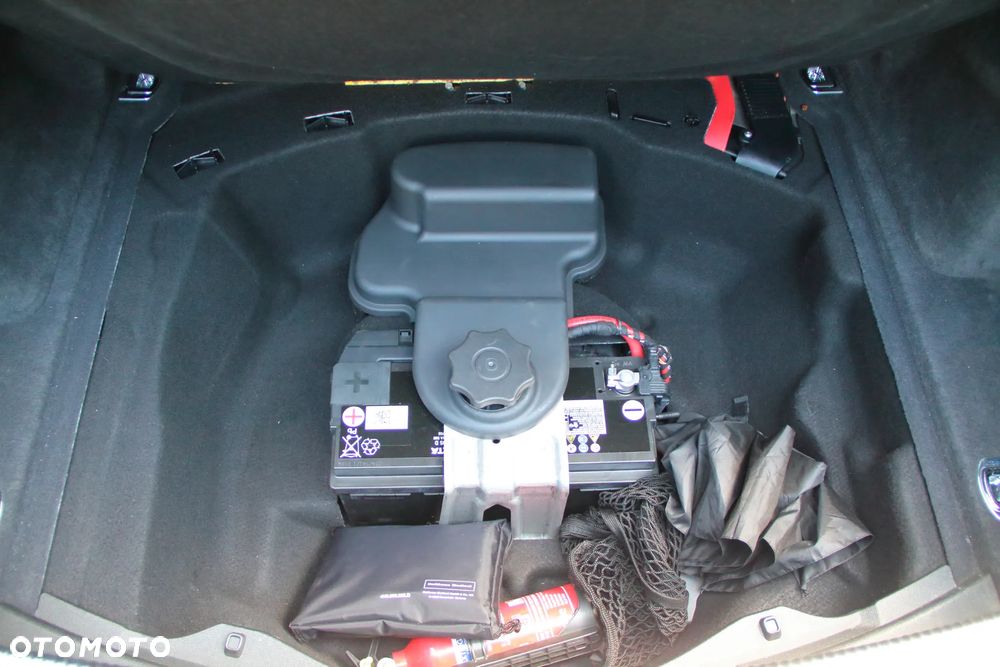 Audi S8 Standard - 30