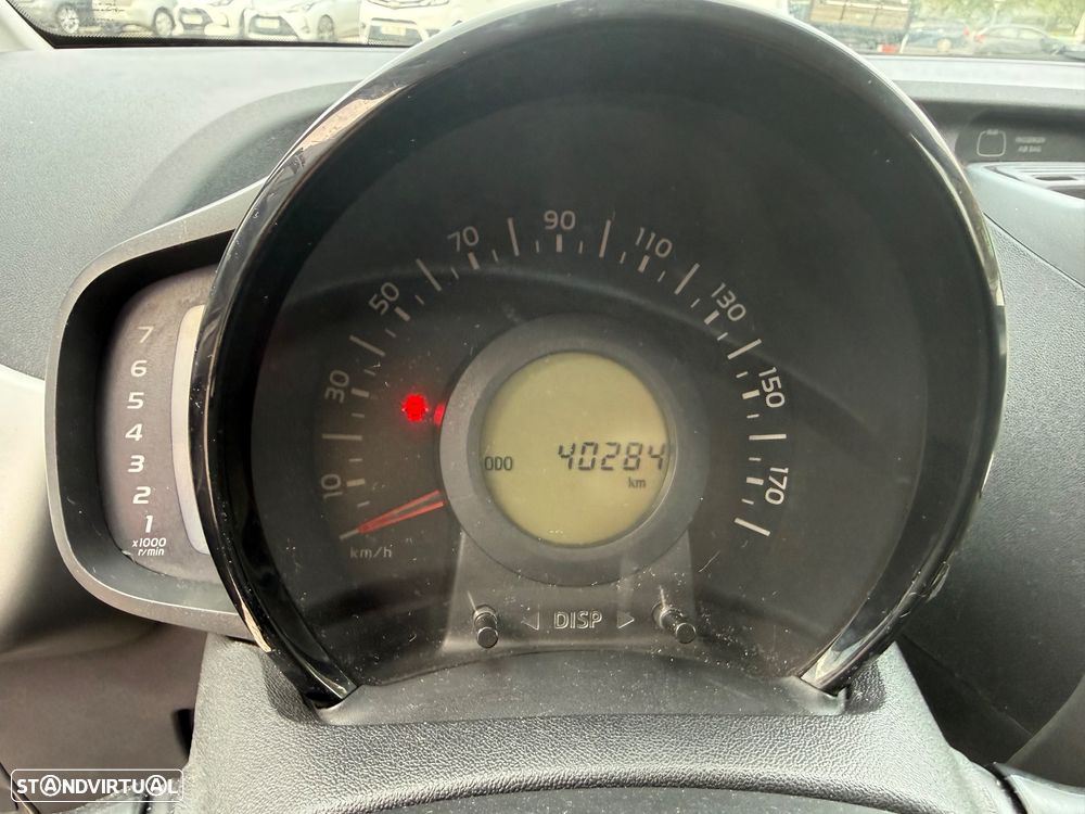 Toyota Aygo 1.0 X-Play Plus+X-Touch +TSS MM - 8