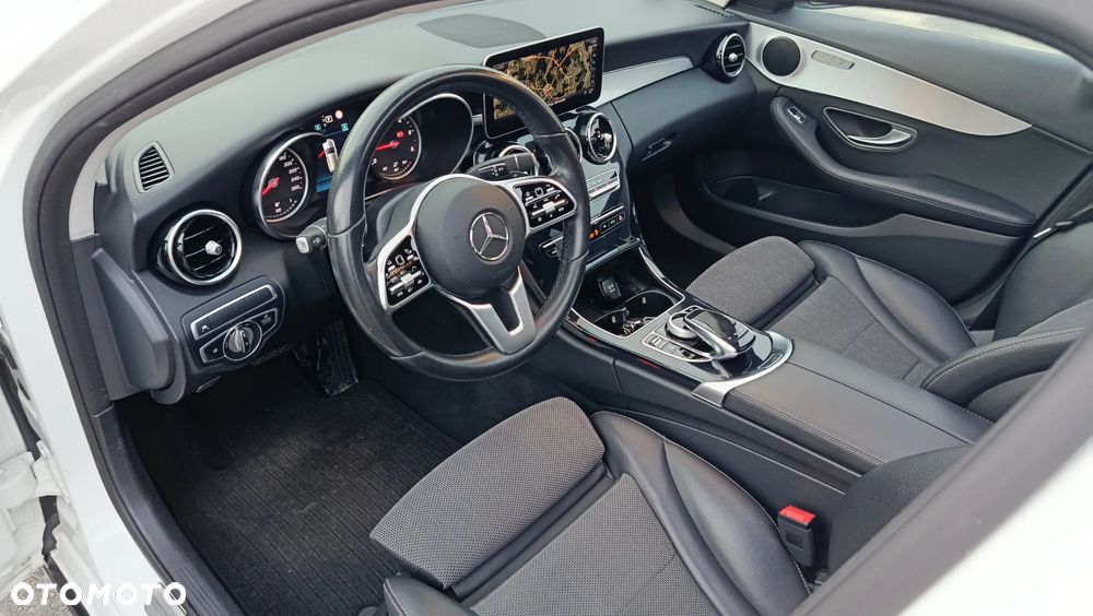Mercedes-Benz C-Class 2018 photo 5