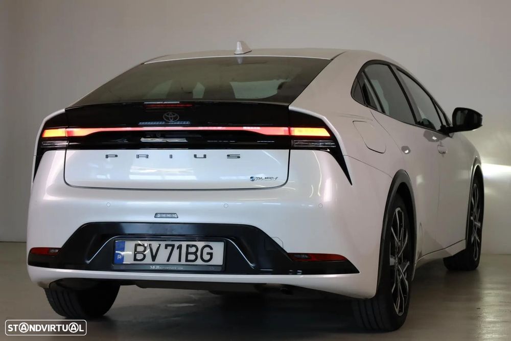 Toyota Prius 2.0 Plug-in Luxury - 21