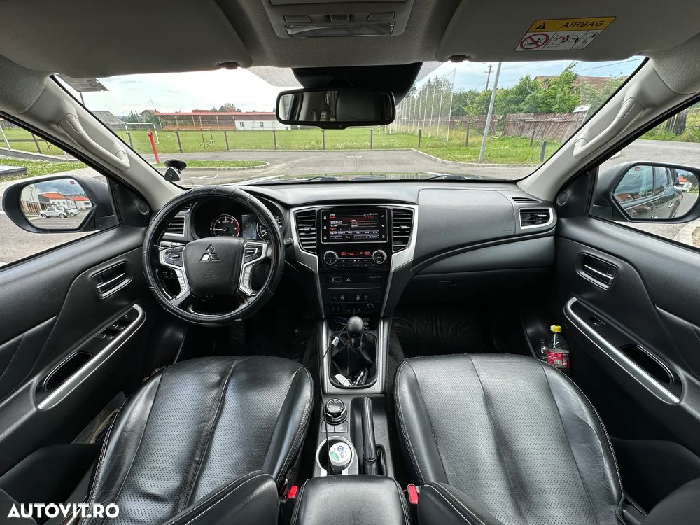 Mitsubishi L200 Double Cab 2.2 DI-D M/T Instyle - 11