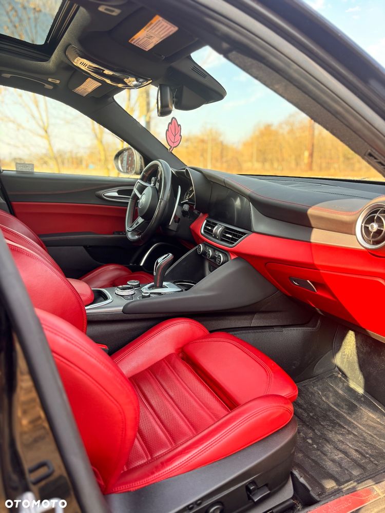 Alfa Romeo Giulia 2.0 Turbo 16V AT8 Veloce Ti - 7