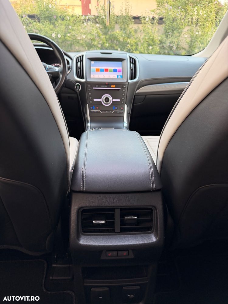 Ford Edge 2.0 Panther A8 AWD Vignale - 26