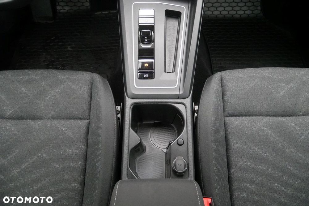 Volkswagen Golf - 11