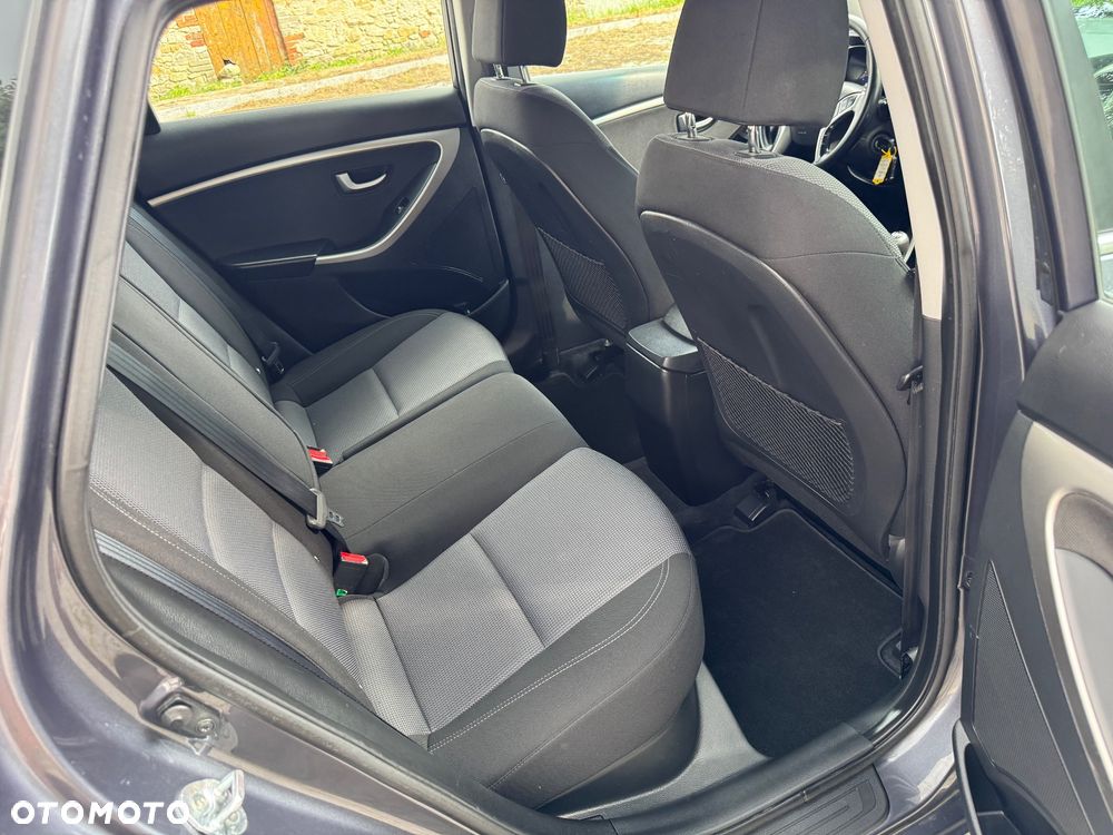 Hyundai i30 blue 1.6 CRDi Classic Navigation - 23