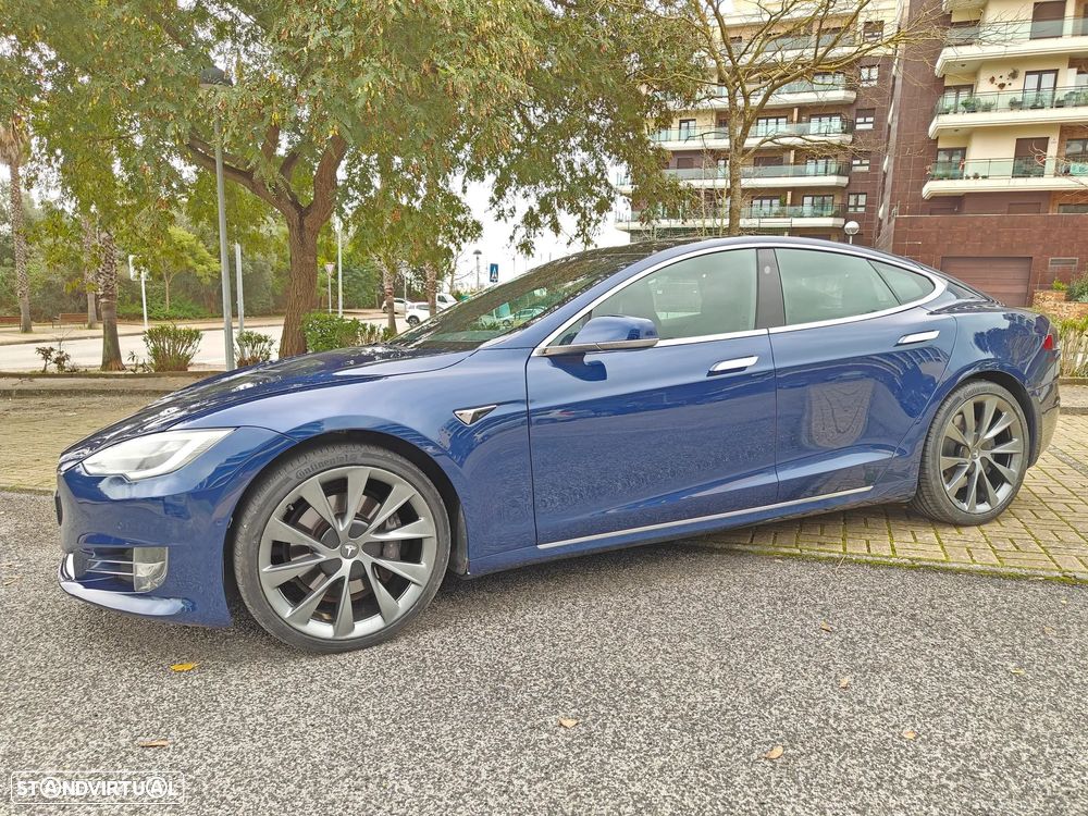 Tesla Model S - 29