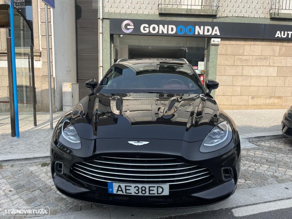 Aston Martin DBX — photo 2