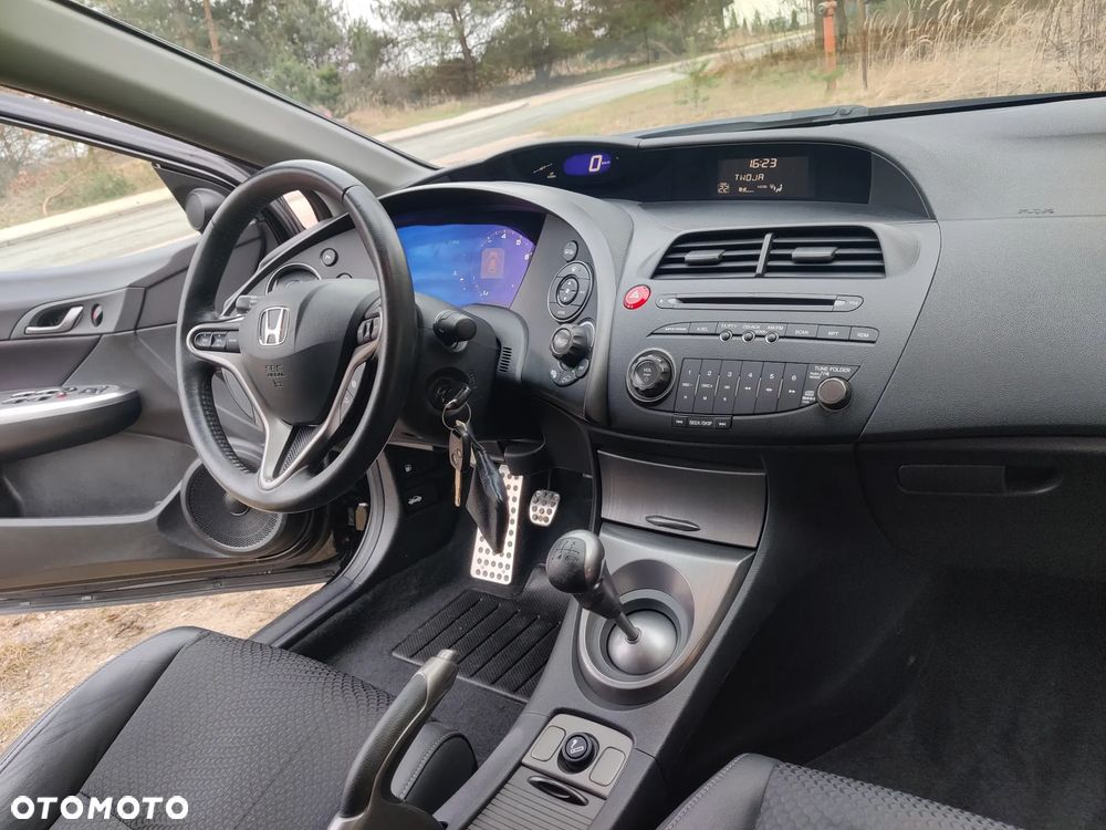 Honda Civic 1.4 i-VTEC Sport - 29