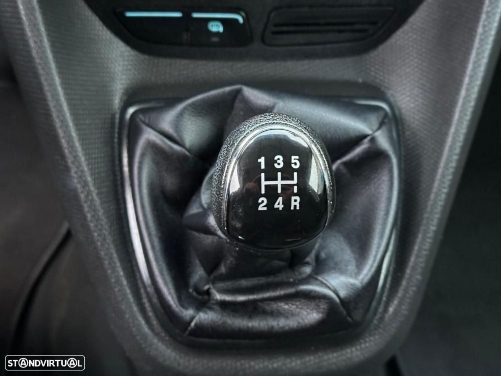 Ford Transit Connect 1.6 TDCi Longa 3 LUG. - 18