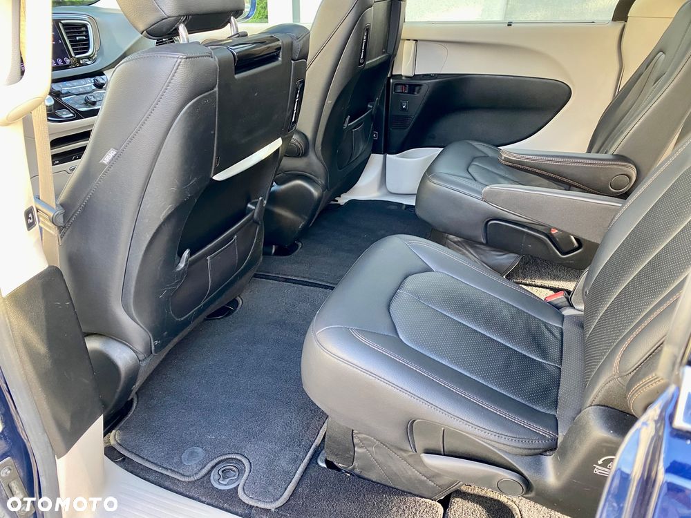 Chrysler Pacifica - 20