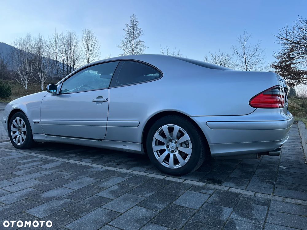 Mercedes-Benz CLK - 6