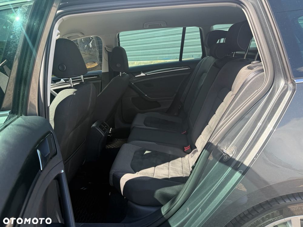 Volkswagen Golf 1.5 TSI ACT OPF DSG Highline - 24