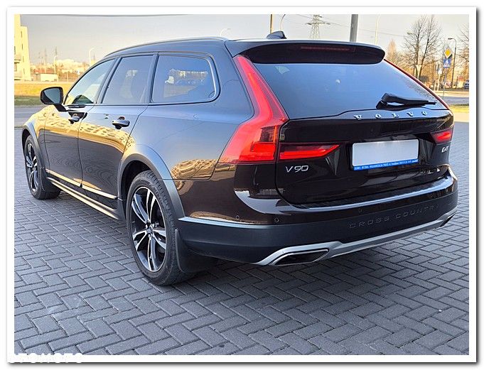 Volvo V90 Cross Country - 14