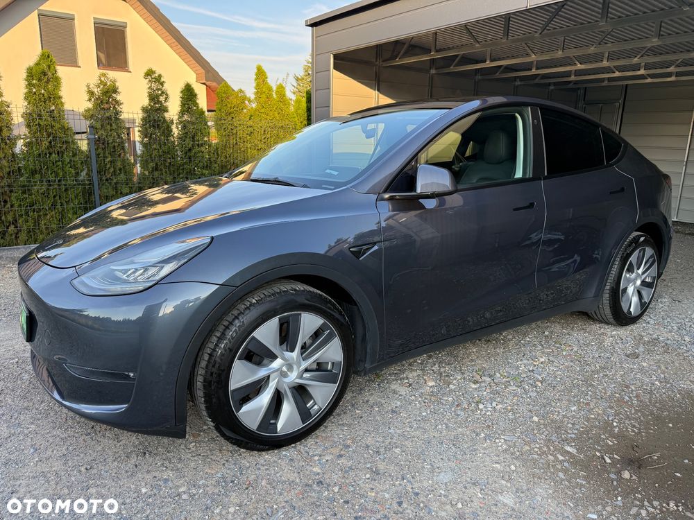 Tesla Model Y Long Range Dual Motor AWD - 6