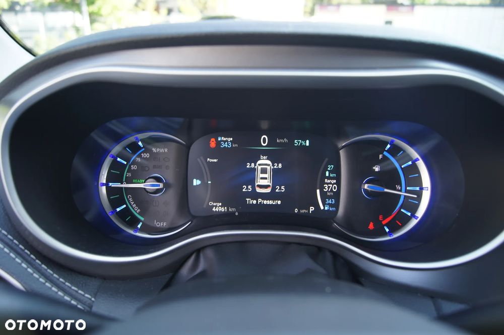 Chrysler Pacifica - 13