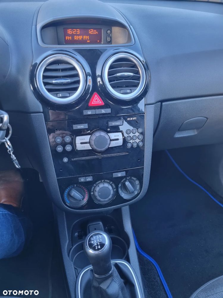 Opel Corsa 1.2 16V Energy - 11