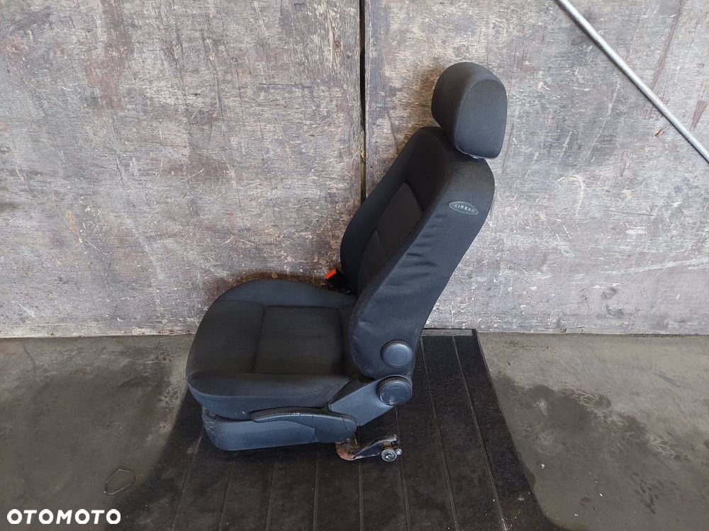 FOTEL LEWY PRZÓD KIEROWCY VOLKSWAGEN PASSAT B5 FL LIFT - 4