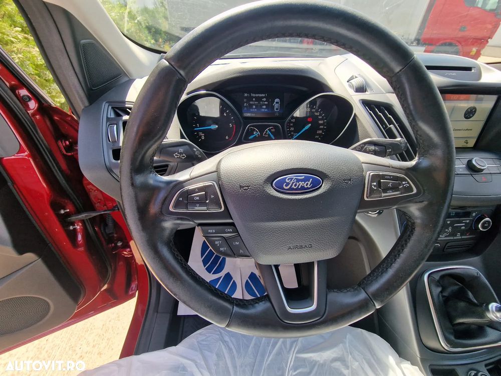 Ford Kuga - 2