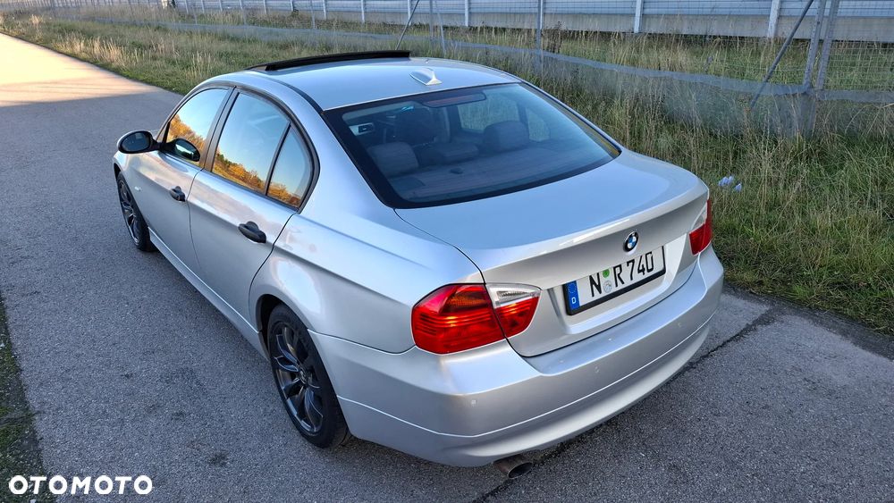 BMW Seria 3 320i - 9
