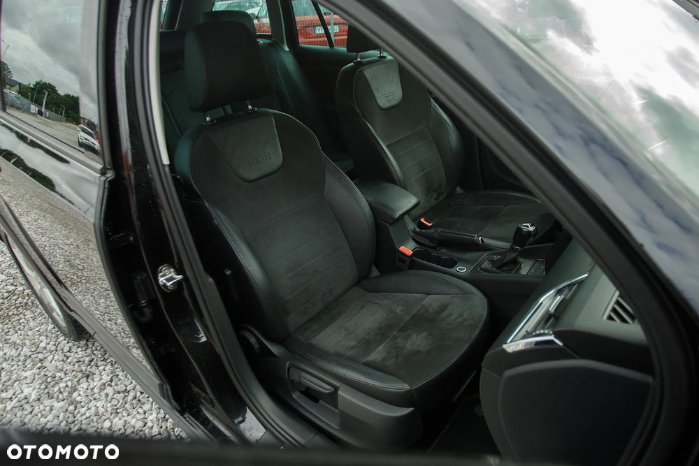 Skoda Octavia 2.0 TDI 4x4 DSG Scout - 31