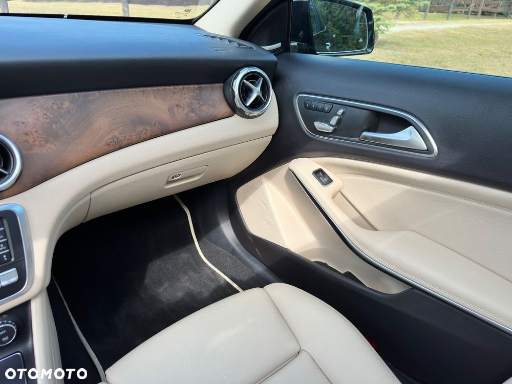 Mercedes-Benz GLA 250 4-Matic AMG Line - 4